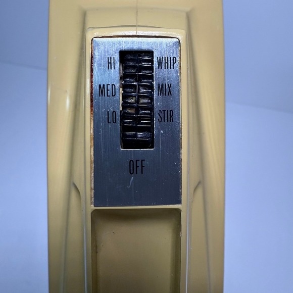 Hamilton Beach Hand Mixer Vintage Scovill 4 Speed Kitchen Appliance Model 110 - Picture 6 of 7